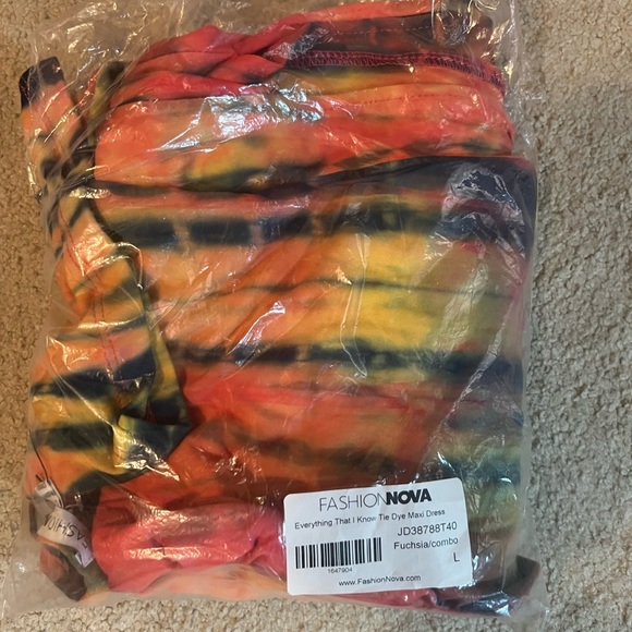 BNWT Tie die Maxi Dres🩷💜🩵💛🧡💚 - Picture 3 of 4